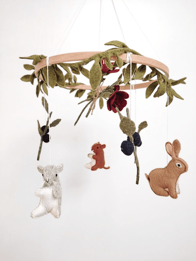 Mobile bébé en Feutrine: Promenade champêtre - décoration chambre, cadeau bébé, cadeau naissance, baby shower, mobile non genré, mobile bébé lapin