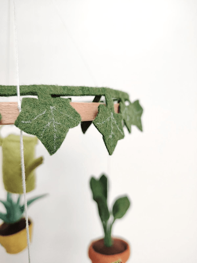 Mobile bébé en Feutrine: Nadine / plantes - décoration chambre, cadeau bébé, cadeau naissance, baby shower, mobile non genré, mobile bébé plantes