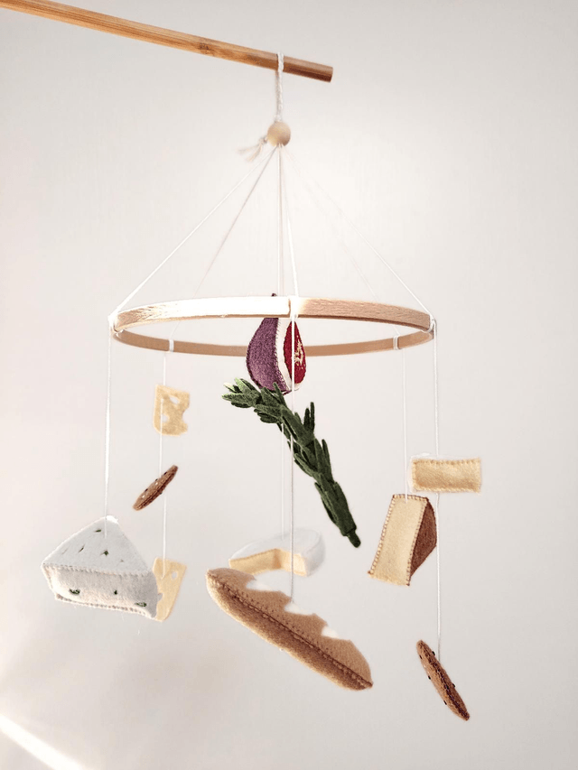 Mobile bébé en Feutrine: Say cheese - décoration chambre, cadeau bébé, cadeau naissance, baby shower, mobile non genré, mobile bébé fromage