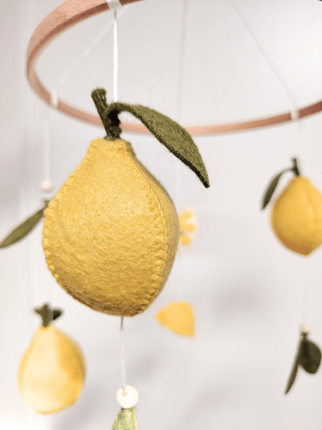 Mobile bébé en Feutrine: Lemon tree - décoration chambre, cadeau bébé, cadeau naissance, baby shower, mobile non genré, mobile citron